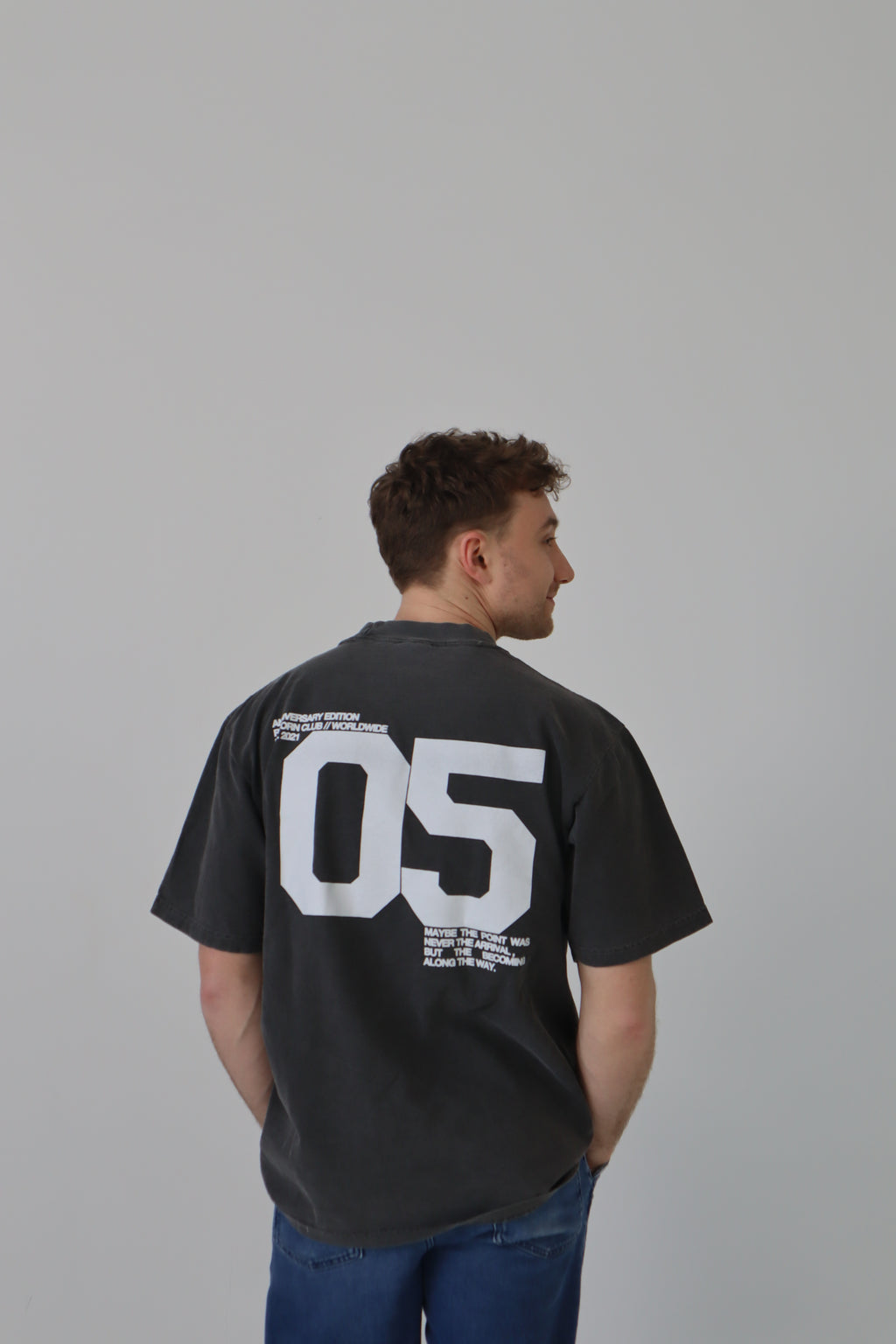 'THE BECOMING' TEE IN ACID GREY