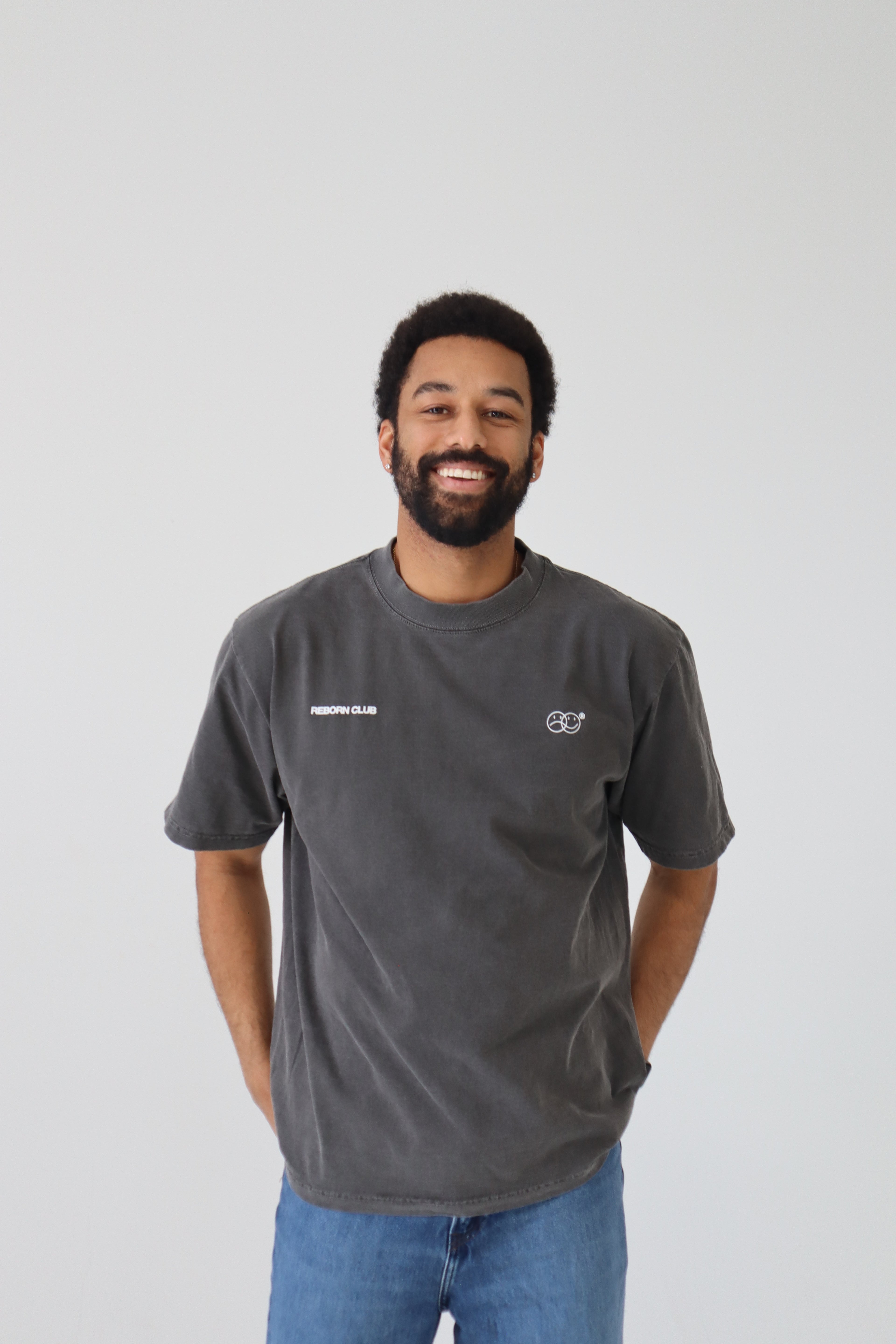 'THE BECOMING' TEE IN ACID GREY