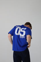 'THE BECOMING' TEE IN ROYAL BLUE