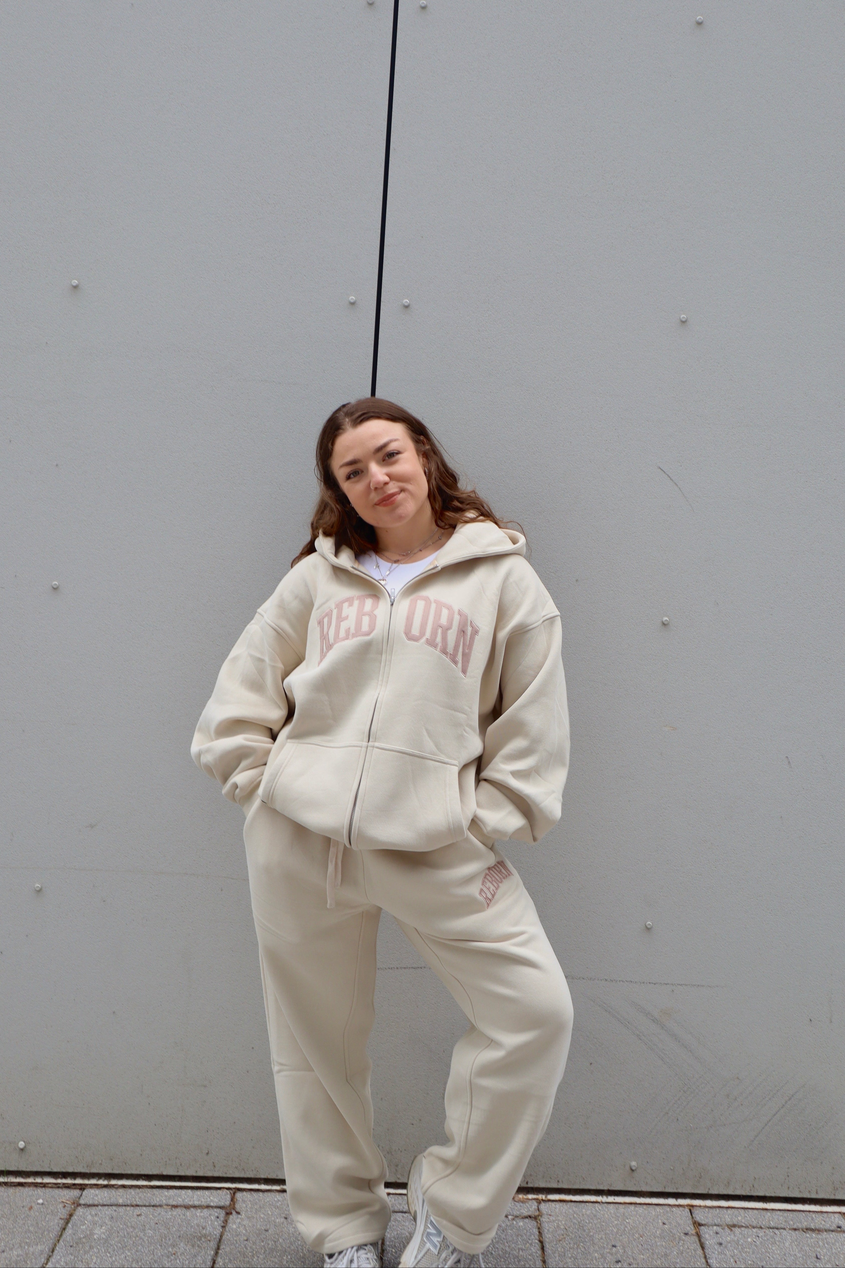 VARSITY ZIP HOODIE IN SAND