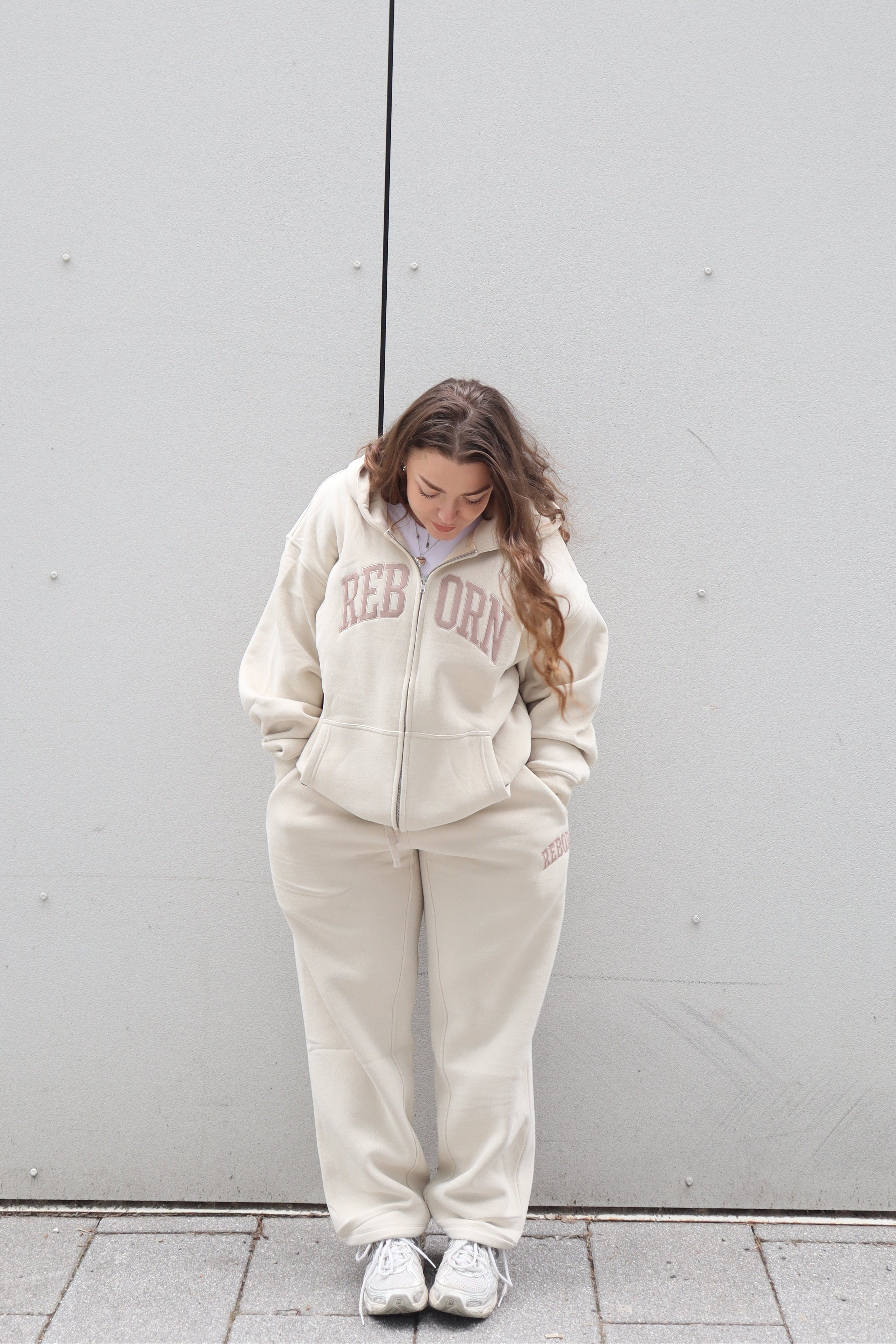 VARSITY ZIP HOODIE IN SAND